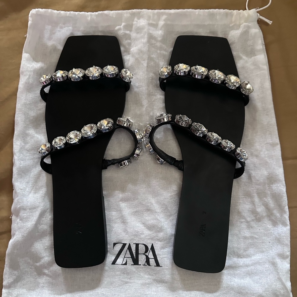 ZARA WOMAN 2023 EMBELLISHED FLAT LEATHER SANDALS